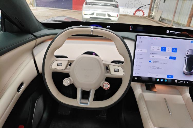 Used Xiaomi Auto YU7 2025 Ultra-Long Range High-Performance All-Wheel-Drive Max Edition Steering Wheel