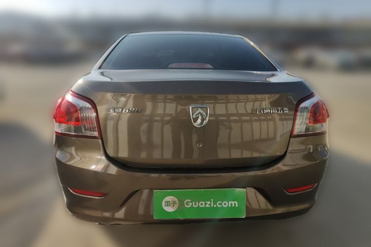 Used Baojun 630 2013 1.5L manual standard version
