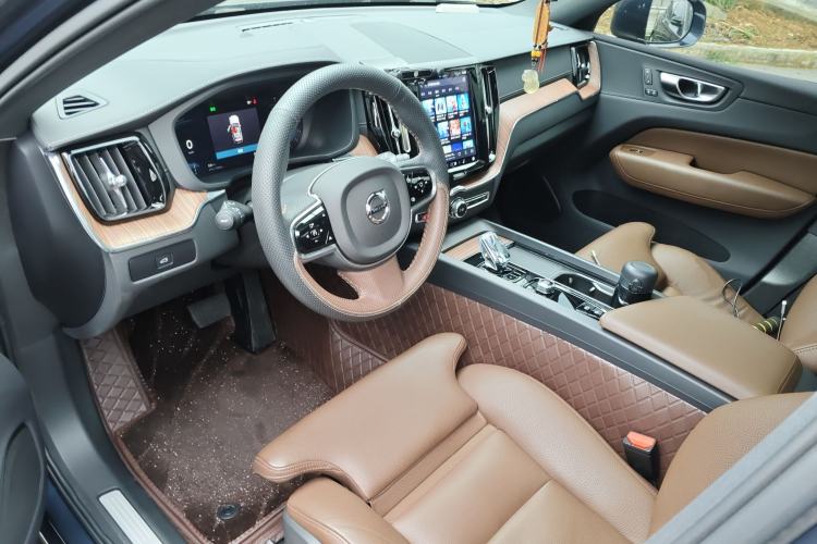 Used Volvo XC60 2025 B5 Four-Wheel Drive Smart & Advanced Luxury Edition