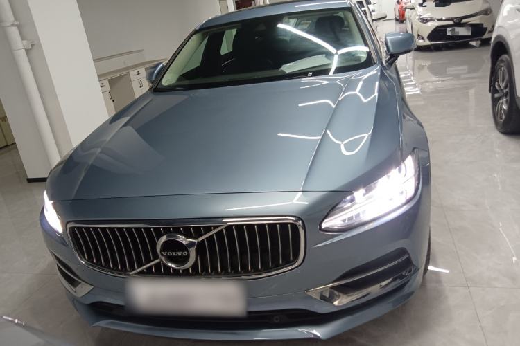 Used Volvo S90 2020 T4 SmartDrive Luxury Edition Front
