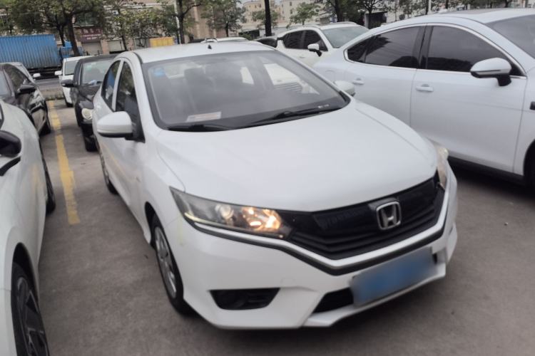 Used Honda Greiz 2016 1.5L CVT Classic Edition Front Right 45 Deg