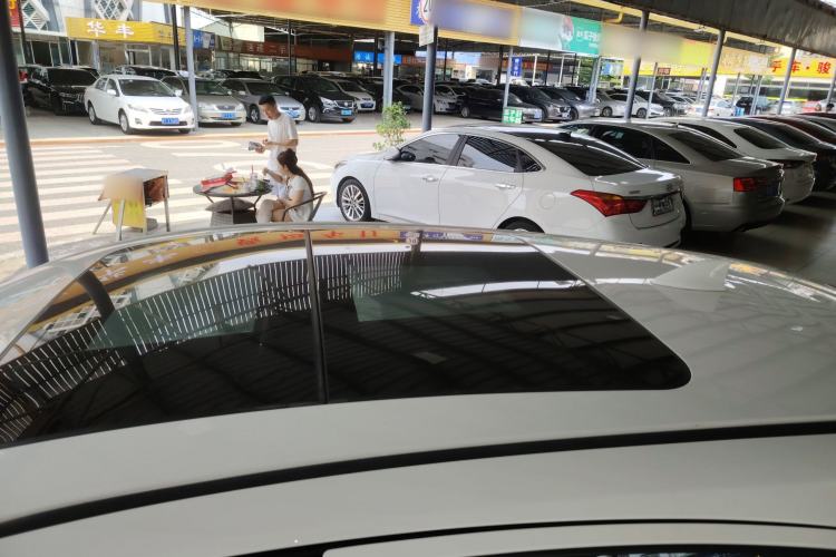 Used Honda Vezel 2016 1.8L CVT Front-Wheel Drive Pioneer Edition Roof