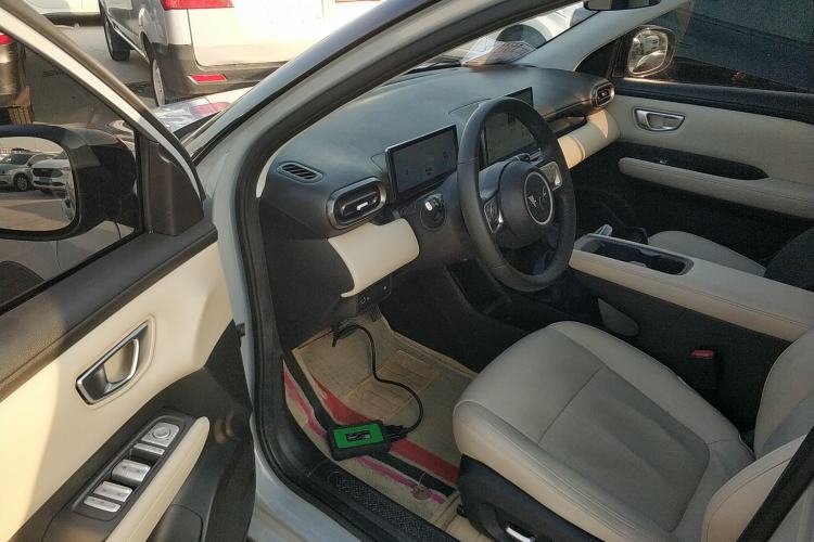 Used Wuling Bingo PLUS 2024 510 km Flagship Edition Four-Seater Version
