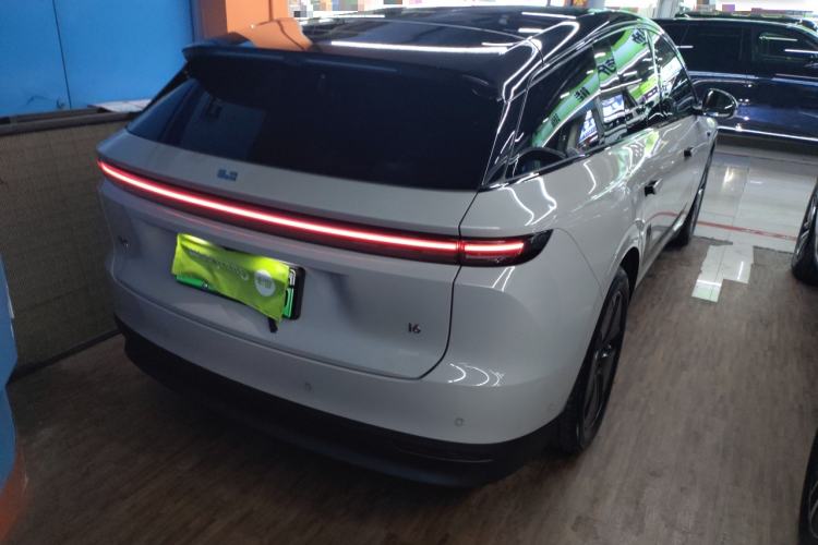 Used Li Auto i6 2025 Model Two-Wheel-Drive Standard Type
