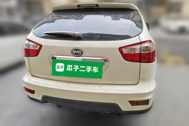 Used BYD S6 2014 2.0L Manual Luxury 5-Seater Rear
