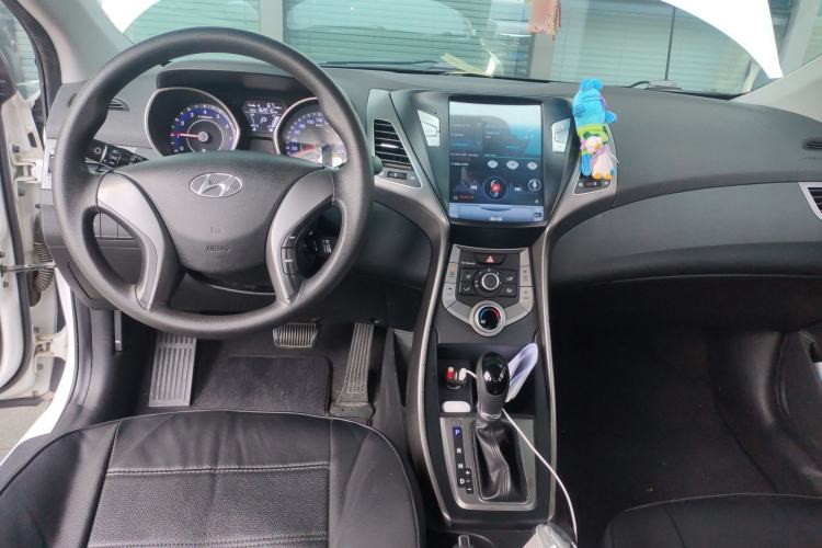 Used Hyundai Elantra (5th Generation / Langdong) 2016 1.6L Automatic Smart Version

