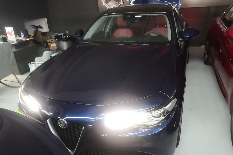 Used Alfa Romeo Giulia 2020 2.0T 280HP Luxury Edition
