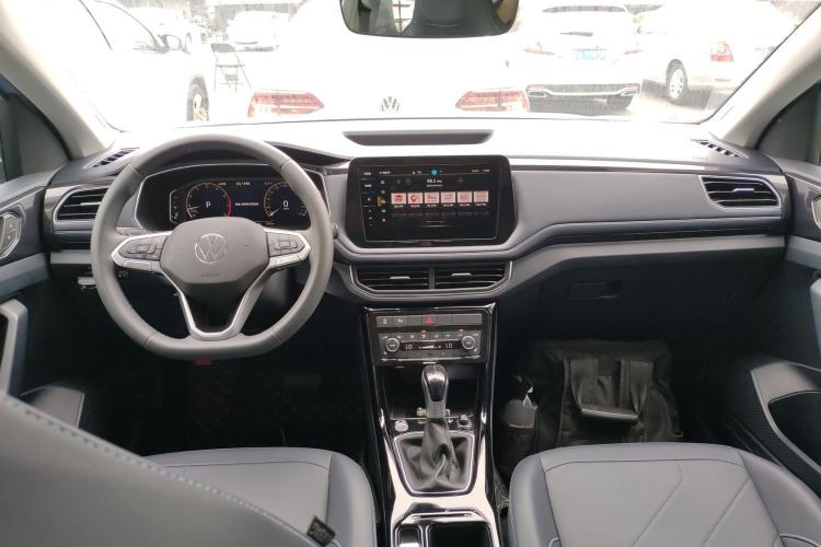 Used Volkswagen Tharu 2025 NewRui 300TSI Prestige Edition Center Console