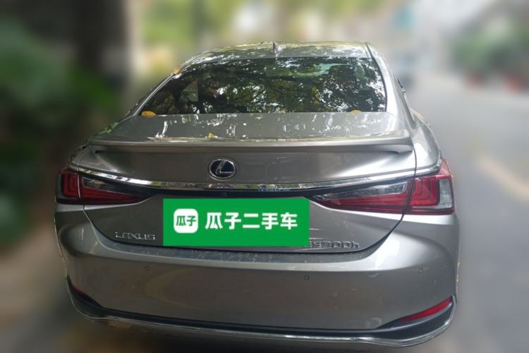 Used Lexus ES 2020 300h Premier Edition