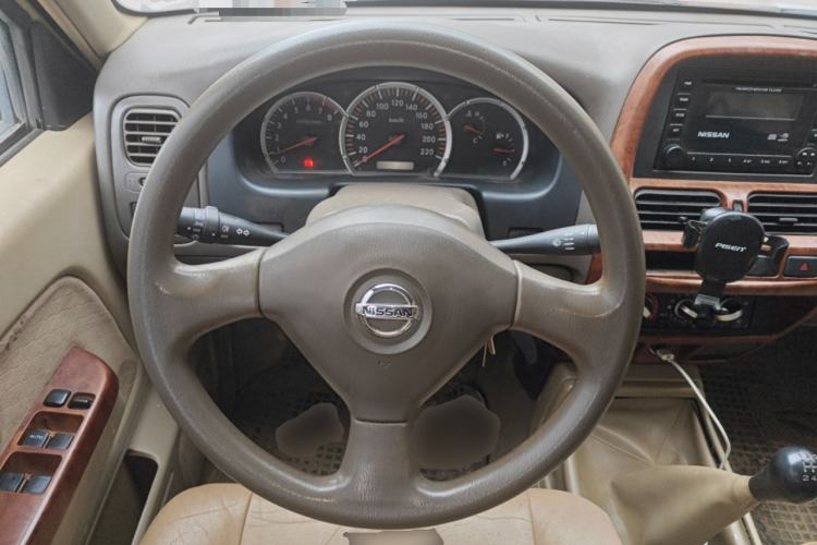 Used Nissan D22 2013 2.4L Gasoline Two-Wheel-Drive Standard Model