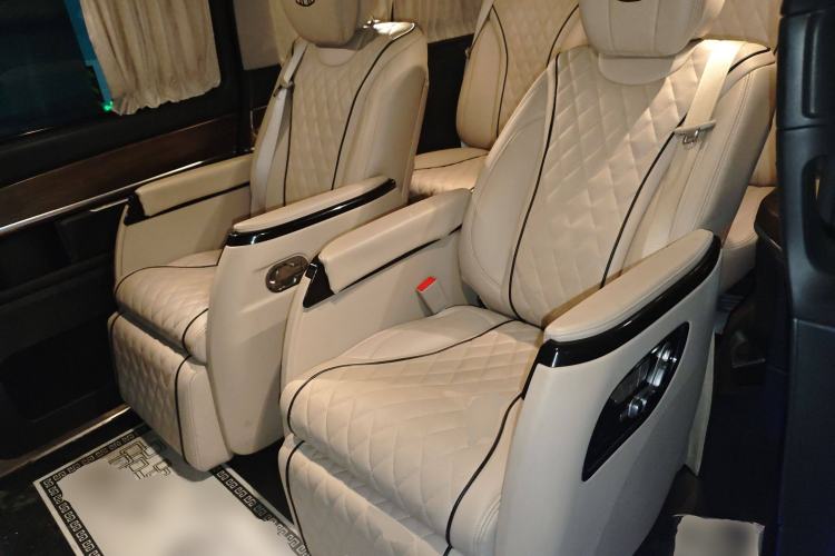 Used Mercedes-Benz V-Class 2020 V 260 L Long-wheelbase Luxury Edition Left Rear Seat