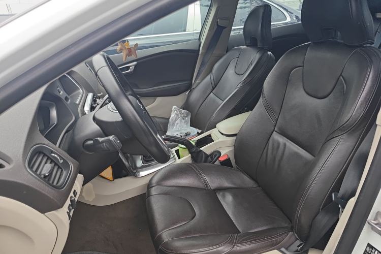 Used Volvo V40 2016 T3 Zhiyi Edition