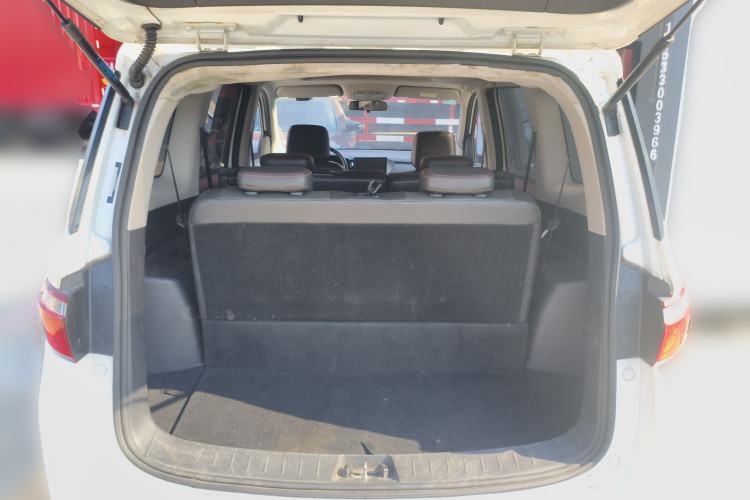 Used CHANGAN KAICHENG Oushang A600 2016 1.5L Manual Luxury 7-Seater Trunk
