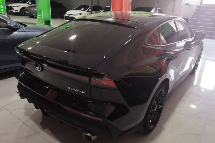 Used Changan UNI-V 2022 1.5T Prestige Version