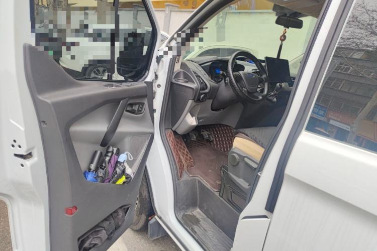 Used Ford Transit 2020 2.0T Diesel Multi-Function Commercial Vehicle Mid-Chassis Low-Roof Design with Dual Rear Doors Meeting China VI Emission Standards