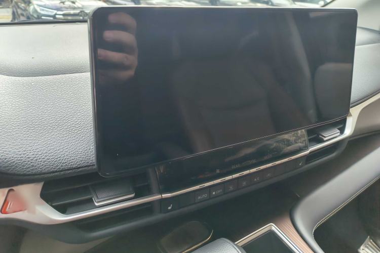 Used Toyota SIENNA 2024 2.5L Hybrid Comfort Edition Audio And AC Panel