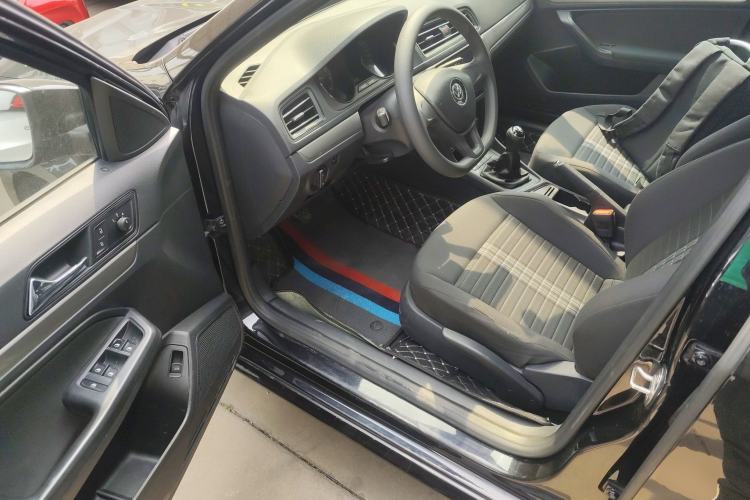 Used Volkswagen Lavida 2019 Lavida Start 1.5L Manual Fashion Edition China VI Standard Driver Seat