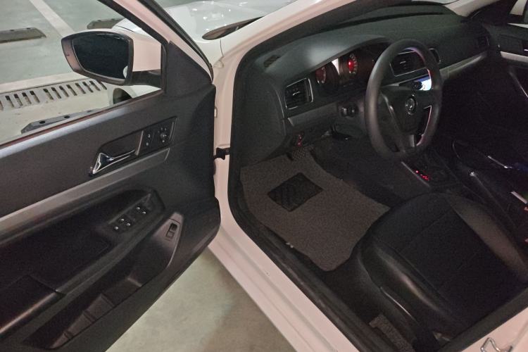 Used Volkswagen Lavida 2015 1.6L Automatic Fashion Edition