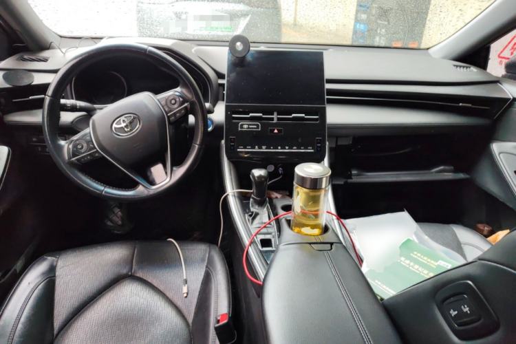 Used Toyota Avalon 2023 Dual-Engine 2.5L Luxury Edition Center Console