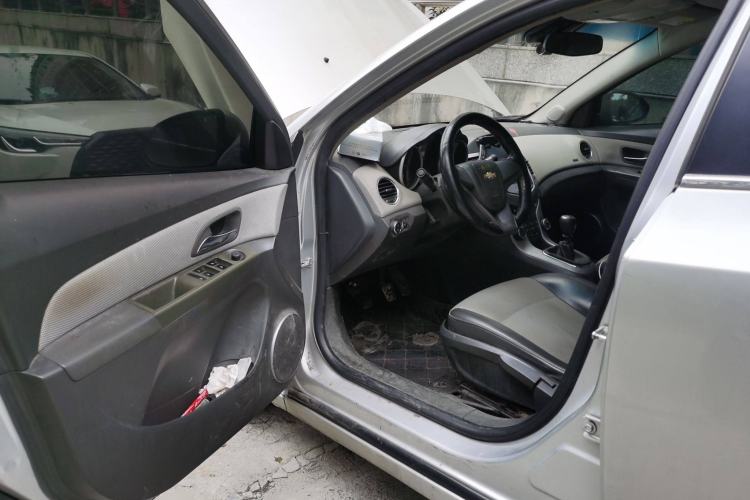 Used Chevrolet Cruze 2013 1.6L SL MT Driver Seat