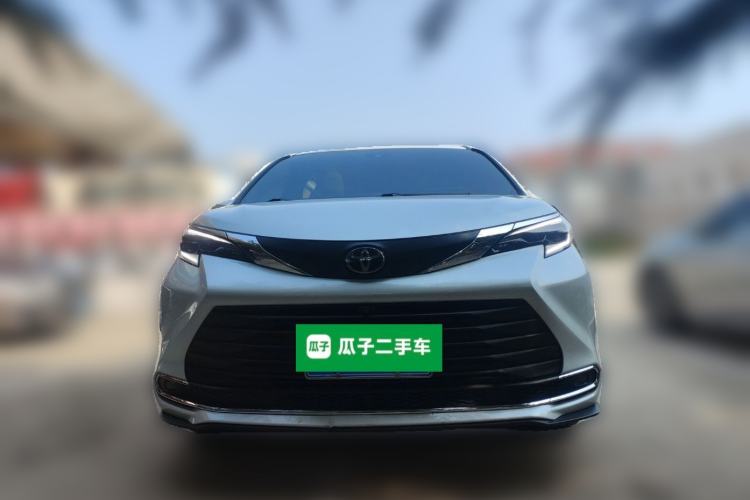 Used Toyota SIENNA 2024 2.5L Hybrid Comfort Edition
