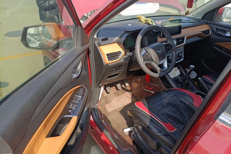 Used Wuling Hongguang S3 2018 1.5T Manual Luxury Model China V Standard Driver Seat