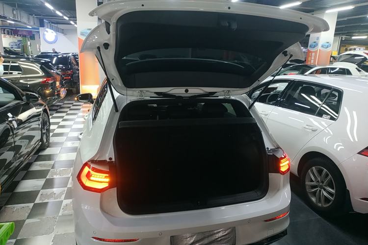 Used Volkswagen Golf 2023 280TSI DSG R-Line Lite Trunk