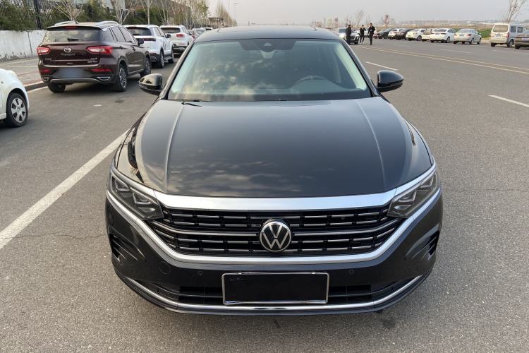 Used Volkswagen Passat 2022 330TSI Luxury Edition Exterior 2