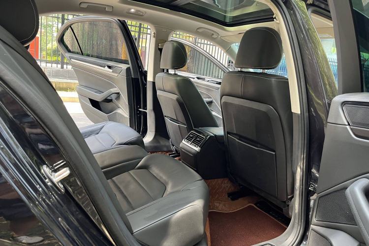 Used Volkswagen Phideon 2019 380TSI Two-Wheel Drive Business Edition China VI Standard