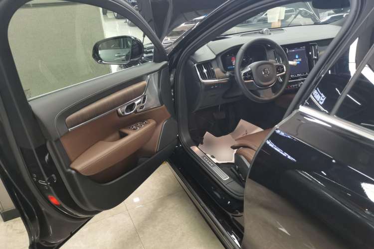 Used Volvo S90 New Energy 2024 Plug-in Hybrid Four-Wheel Drive Long-Range Luxury Smart Edition