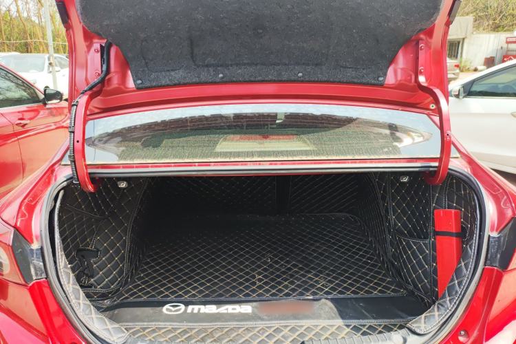 Used Mazda 3 Axela 2019 Cloud-Controlled Sedan 1.5L Automatic Luxury Model China VI Standard Trunk