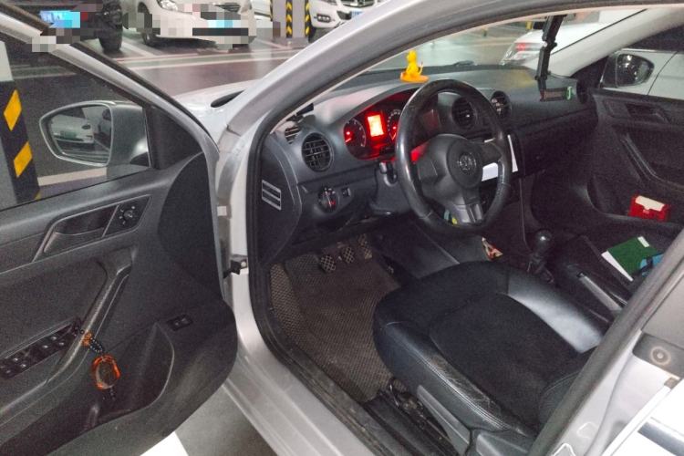 Used Volkswagen Jetta 2015 Value Edition 1.6L Manual Fashionable Style
