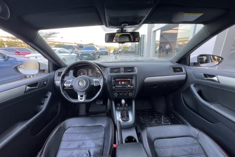 Used Volkswagen Sagitar 2013 2.0 TSI GLI Interior 5