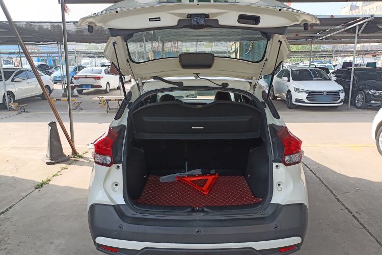 Used Nissan Kicks 2017 1.5L CVT Smart Drive Edition Trunk