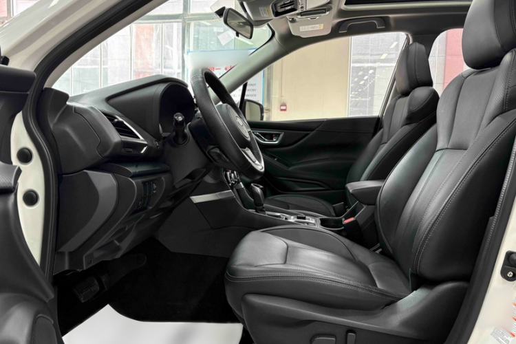 Used Subaru Forester 2019 2.0i Luxury Edition EyeSight Interior 4