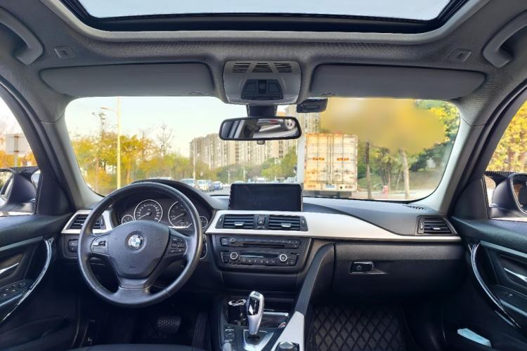 Used BMW 3 Series 2014 320Li Fashion Model Interior 1