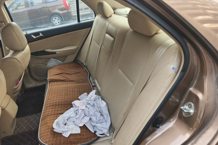 Used BYD G6 2013 2.0L Manual Luxury Version
