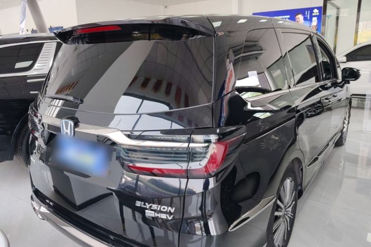 Used Honda Elysion 2022 2.0L eHEV Luxury Edition Rear Right 45 Deg
