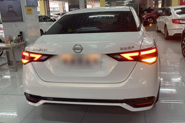 Used Nissan Sylphy 2023 1.6L CVT Enjoyment Edition Exterior 4