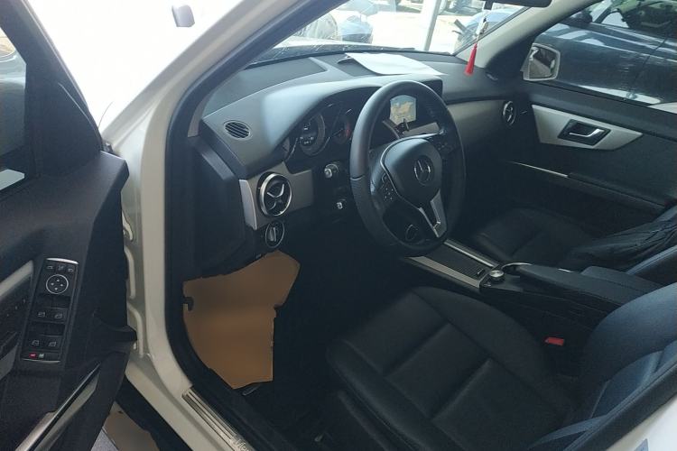 Used Mercedes-Benz GLK-Class 2013 GLK 300 4MATIC Dynamic Sunroof Model