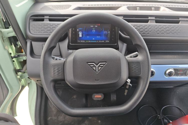 Used REACH MINI Truck 2023 140km Long Wheelbase Van Ambition Version Steering Wheel