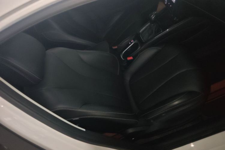 Used Roewe i5 2020 1.5L Automatic 4G Connect Luxury Flagship Edition
