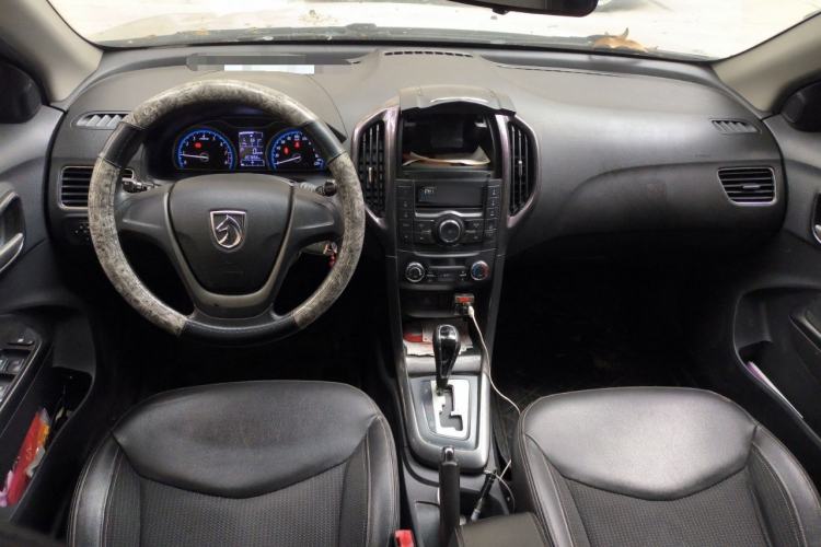 Used Baojun 610 2014 CROSS 1.5L Automatic Comfort Model
