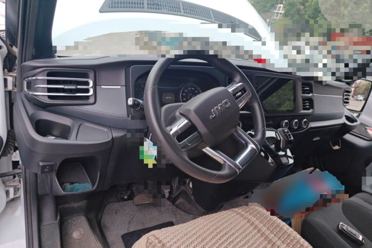 Used JMC Fushun 2023 2.0T Automatic Short-Wheelbase Low-Roof Commercial & Multi-Purpose Passenger Vehicle 6 Seats with Lift-Up Tailgate Center Console