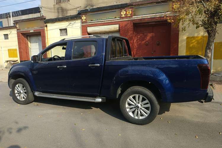 Used Isuzu D-MAX 2020 2.5T Two-Wheel Drive Manual Navigation Version China VI Standard Extended Length JE4D25Q6A