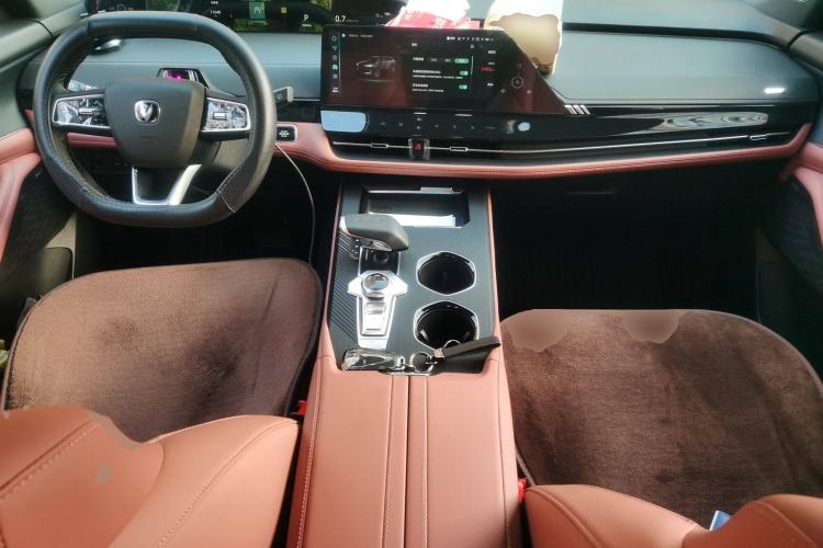 Used Changan UNI-K 2024 2.0T Two-Wheel Drive Enjoyment Version
