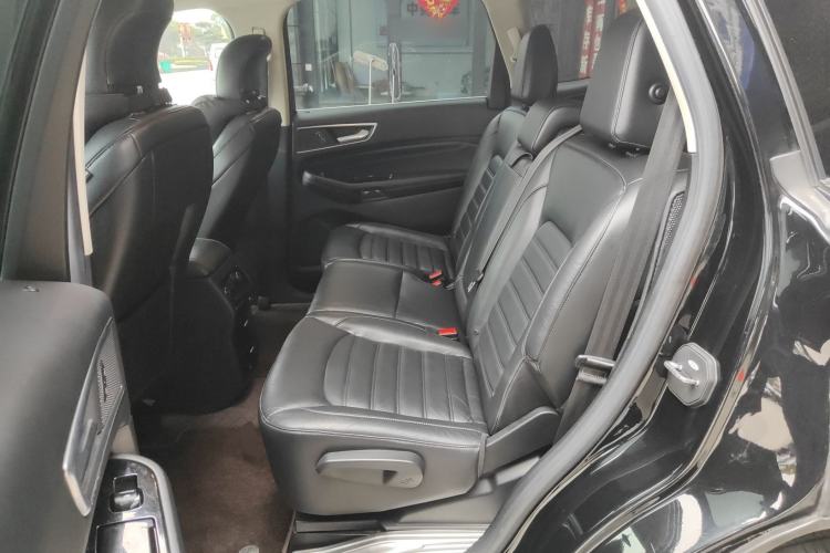 Used Ford Edge 2017 EcoBoost 245 Two-Wheel-Drive Sporty 7-Seater
