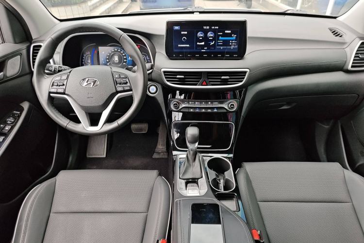 Used Hyundai Tucson 2020 280TGDi Two-Wheel-Drive GLS Fashion Edition China VI Standard
