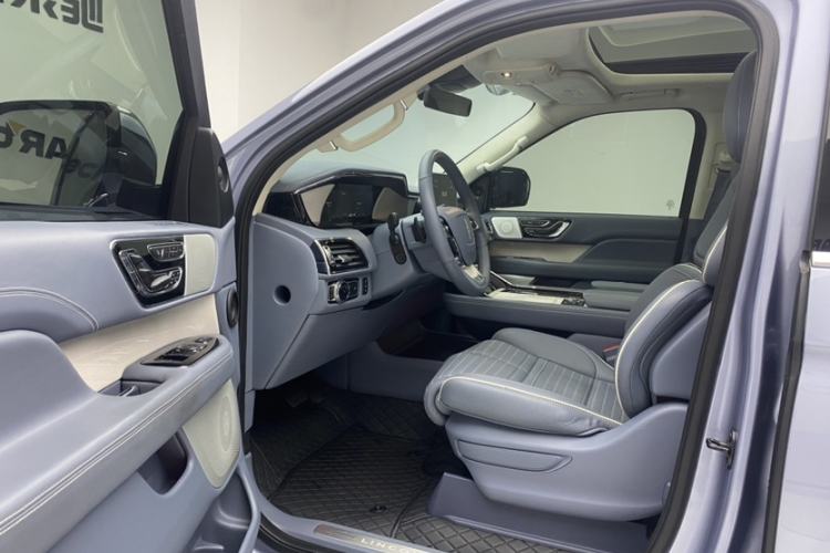 Used Lincoln Navigator 2020 3.5T Presidential Series Interior 2