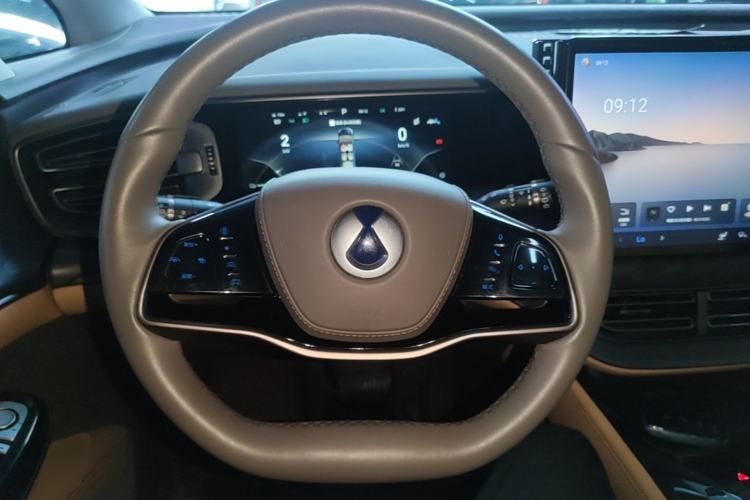 Used Denza D9 2022 DM-i 945 Luxury Model
